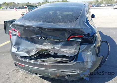 2020 Tesla Model Y Long Range Dual Motor All-Wheel Drive z USA, uszkodzony, nr VIN 5YJYGDEE6LF040308